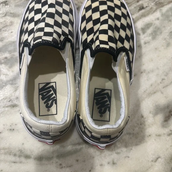 Vans l Checkered Slip-On Shoes - Picture 5 of 7